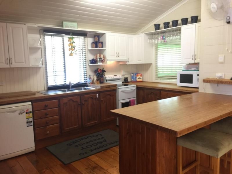 280 East Street, Depot Hill QLD 4700